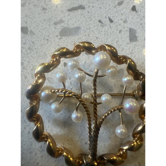 Vinage Winard 12k GF Cultured Pearls Circle Pin - Picture 3 of 7